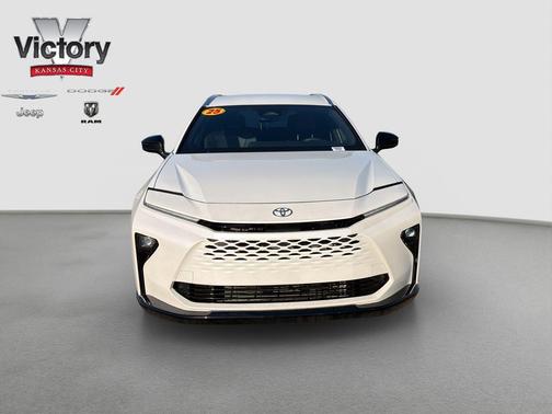 2025 Toyota Crown Signia XLE