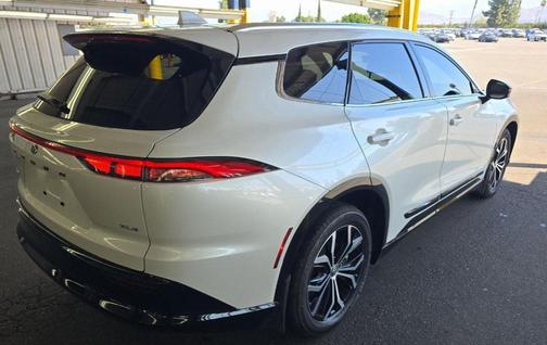 2025 Toyota Crown Signia XLE