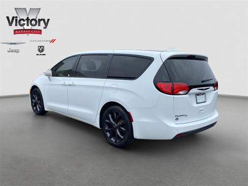 2020 Chrysler Pacifica Touring