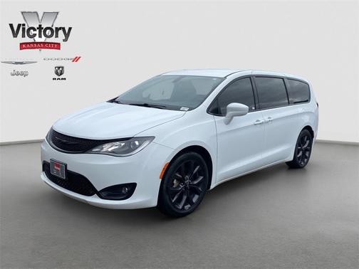 2020 Chrysler Pacifica Touring