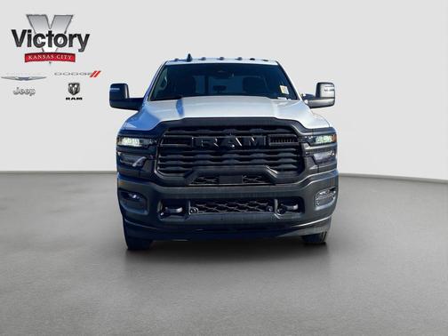 2026 RAM 3500 Tradesman Crew Cab 4x4 8' Box