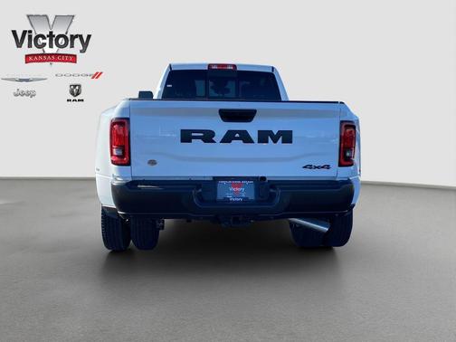 2026 RAM 3500 Tradesman Crew Cab 4x4 8' Box