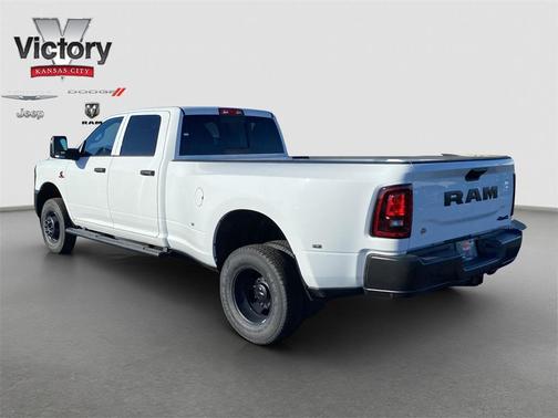 2026 RAM 3500 Tradesman Crew Cab 4x4 8' Box