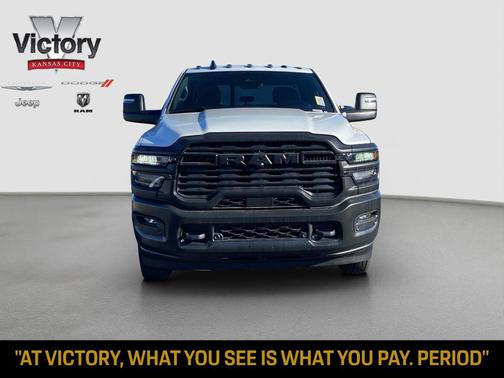 Bright White Clearcoat 2026 RAM 3500 Tradesman Crew Cab 4x4 8' Box