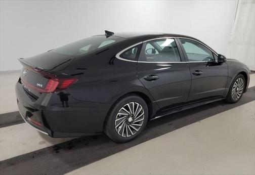 2022 Hyundai SONATA Hybrid Limited