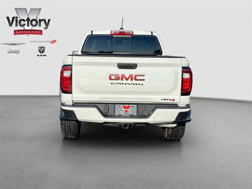 2024 GMC Canyon AT4