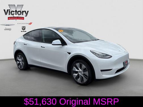 Pearl White Multi-Coat 2023 Tesla Model Y Long Range Dual Motor All-Wheel Drive