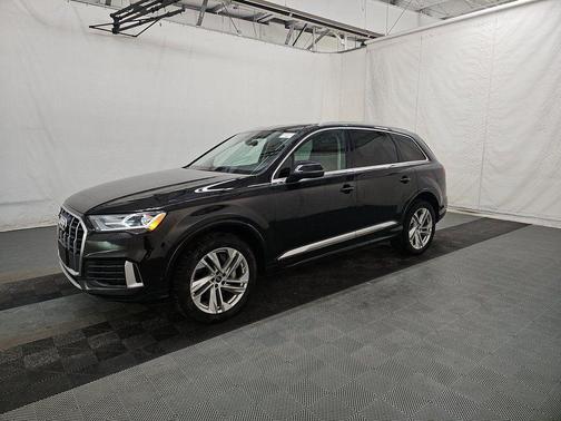 2022 Audi Q7 45 Premium