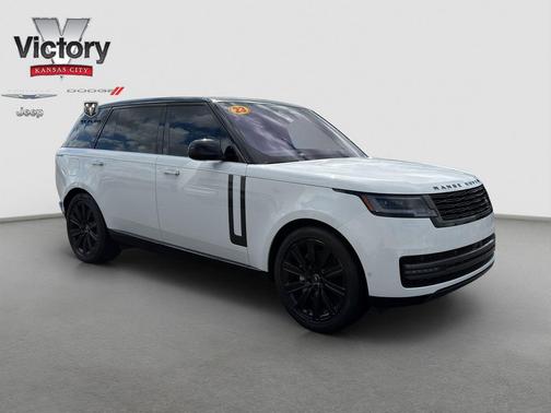 White 2023 Land Rover Range Rover P400 SE