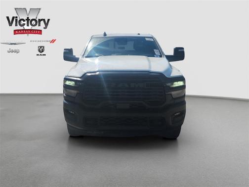 2025 RAM 2500 Tradesman Crew Cab 4x4 8' Box