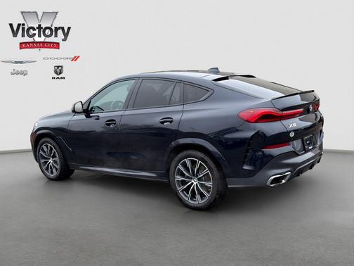 Carbon Black Metallic 2022 BMW X6 xDrive40i