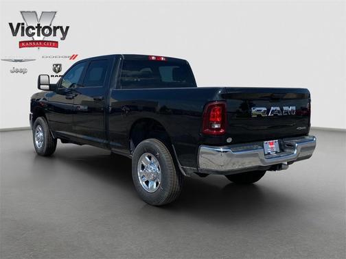 2025 RAM 2500 Tradesman Crew Cab 4x4 6'4' Box