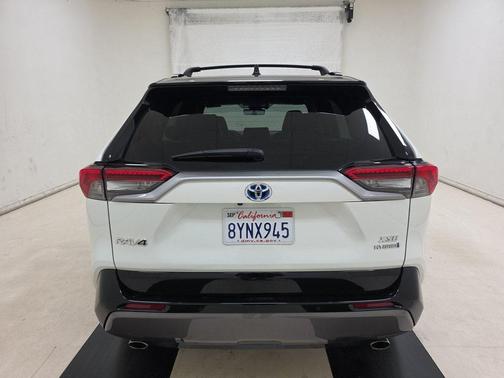 2021 Toyota RAV4 Hybrid SE