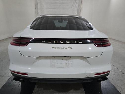 2018 Porsche Panamera 4S