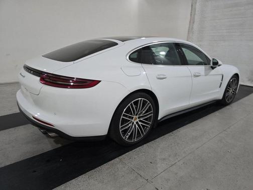 2018 Porsche Panamera 4S