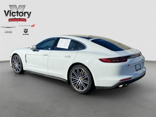2018 Porsche Panamera 4S