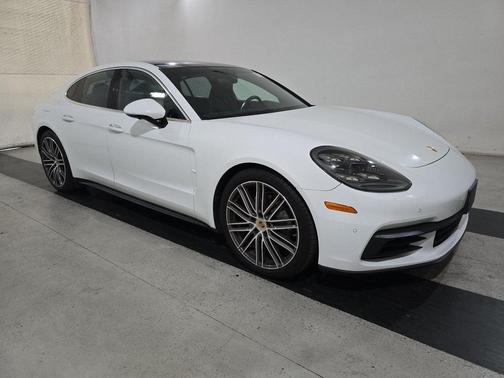 2018 Porsche Panamera 4S