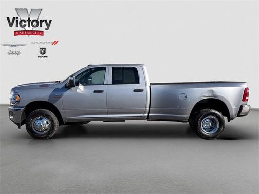 2024 RAM 3500 Tradesman Crew Cab 4x4 8' Box