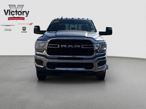 2024 RAM 3500 Tradesman Crew Cab 4x4 8' Box