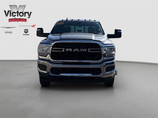 2024 RAM 3500 Tradesman Crew Cab 4x4 8' Box