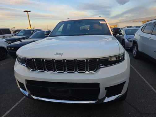 2024 Jeep Grand Cherokee L Laredo