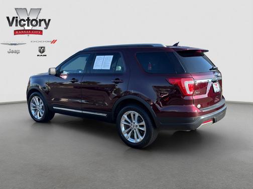Burgundy 2019 Ford Explorer XLT