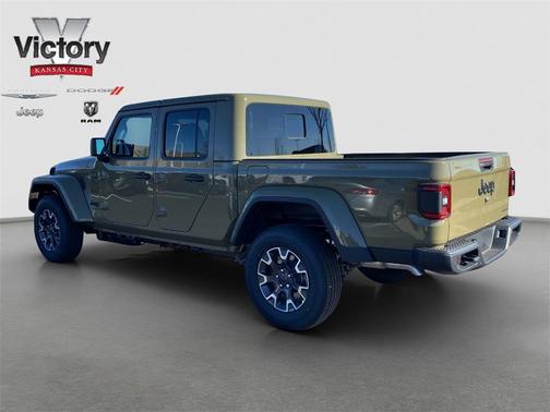 2026 Jeep Gladiator Sahara 4x4
