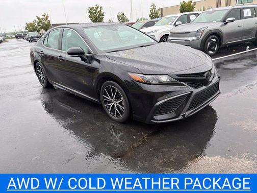 Midnight Black Metallic 2022 Toyota Camry SE