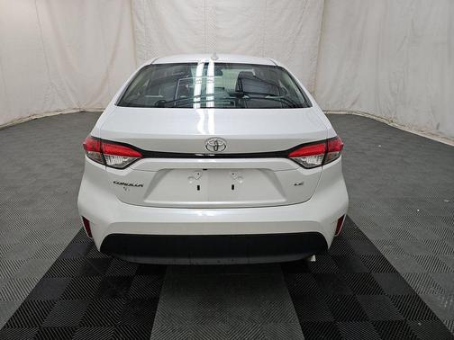 Pearl 2023 Toyota Corolla LE