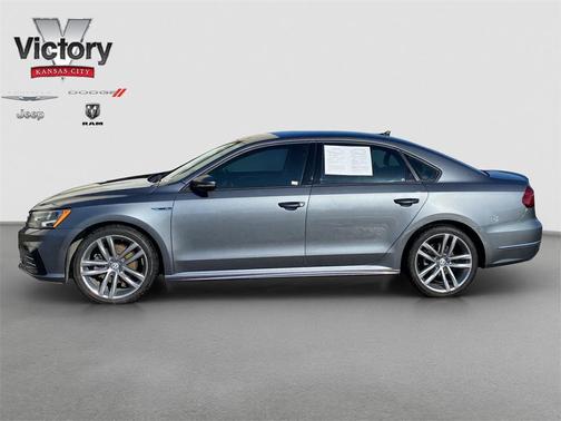 2018 Volkswagen Passat 2.0T R-Line