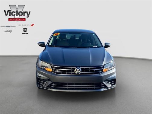 2018 Volkswagen Passat 2.0T R-Line