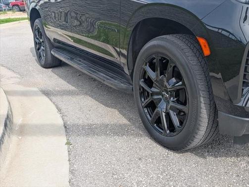 2023 Chevrolet Suburban RST