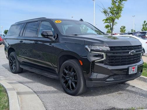 2023 Chevrolet Suburban RST