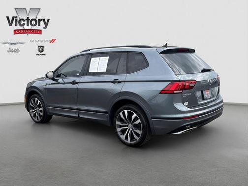 Deep Black Pearl 2021 Volkswagen Tiguan 2.0T SE R-Line Black 4MOTION