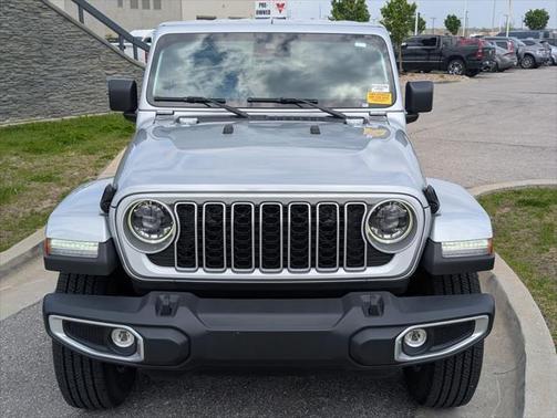 2024 Jeep Wrangler 4-Door Sahara 4x4