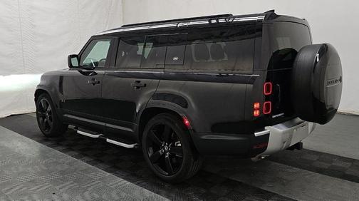 2023 Land Rover Defender 130 SE