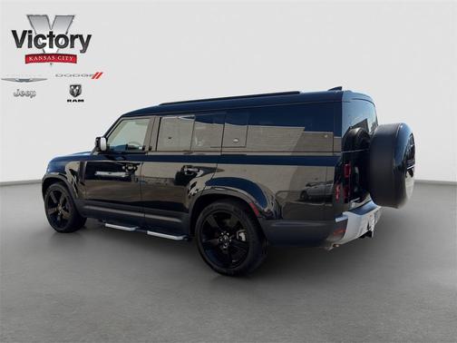 2023 Land Rover Defender 130 SE