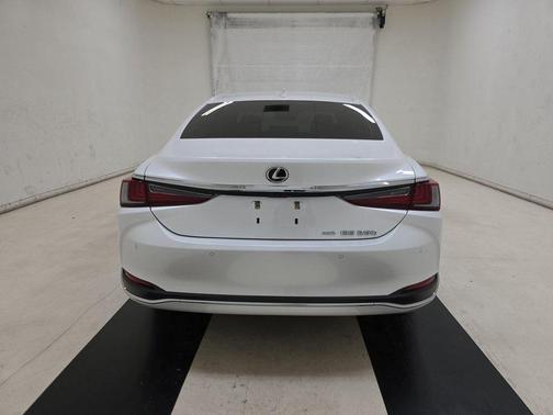 2021 Lexus ES 250 Base