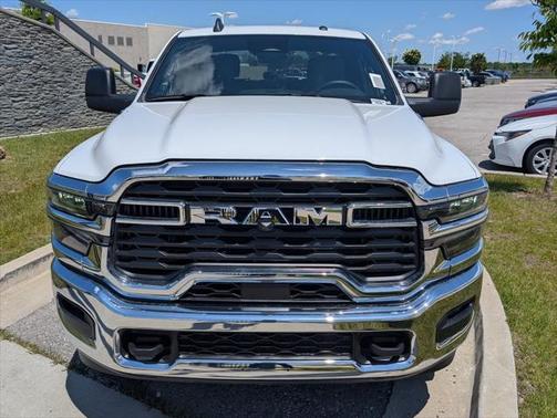 2025 RAM 2500 Tradesman Crew Cab 4x4 8' Box