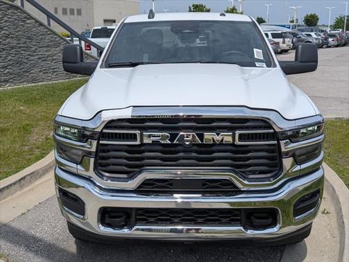 2025 RAM 2500 Tradesman Crew Cab 4x4 6'4' Box