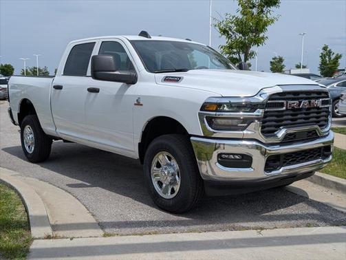 2025 RAM 2500 Tradesman Crew Cab 4x4 6'4' Box