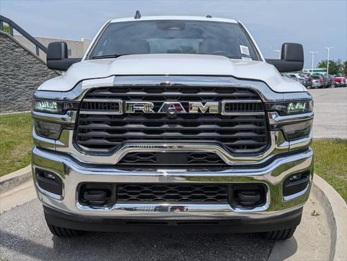 2025 RAM 2500 Tradesman Crew Cab 4x4 6'4' Box