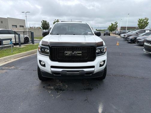 Summit White 2020 GMC Canyon SLT