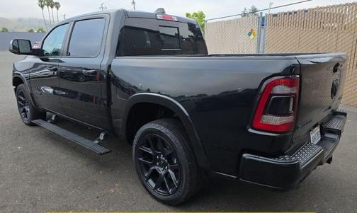 Diamond Black Crystal Pearlcoat 2022 RAM 1500 Laramie