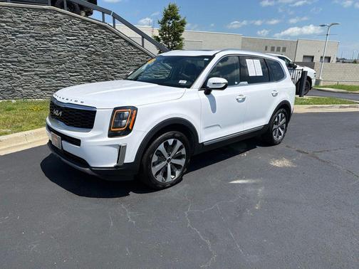 Glacial White Pearl 2022 Kia Telluride EX