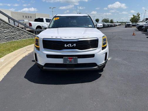 Glacial White Pearl 2022 Kia Telluride EX