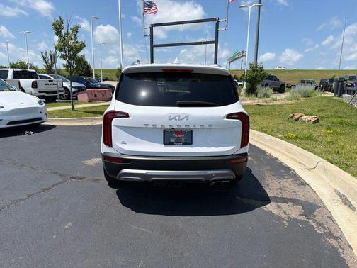 Glacial White Pearl 2022 Kia Telluride EX