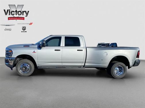 2026 RAM 3500 Tradesman Crew Cab 4x4 8' Box