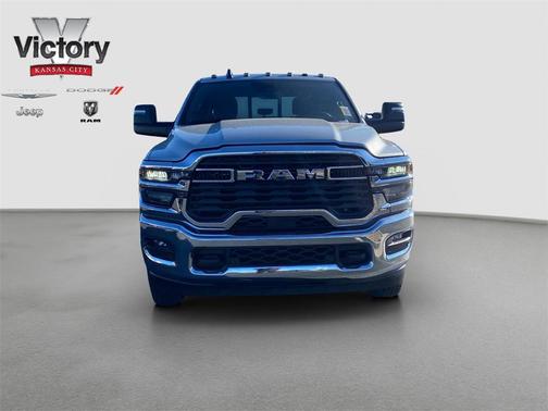 2026 RAM 3500 Tradesman Crew Cab 4x4 8' Box