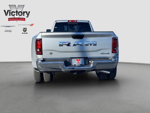 2026 RAM 3500 Tradesman Crew Cab 4x4 8' Box